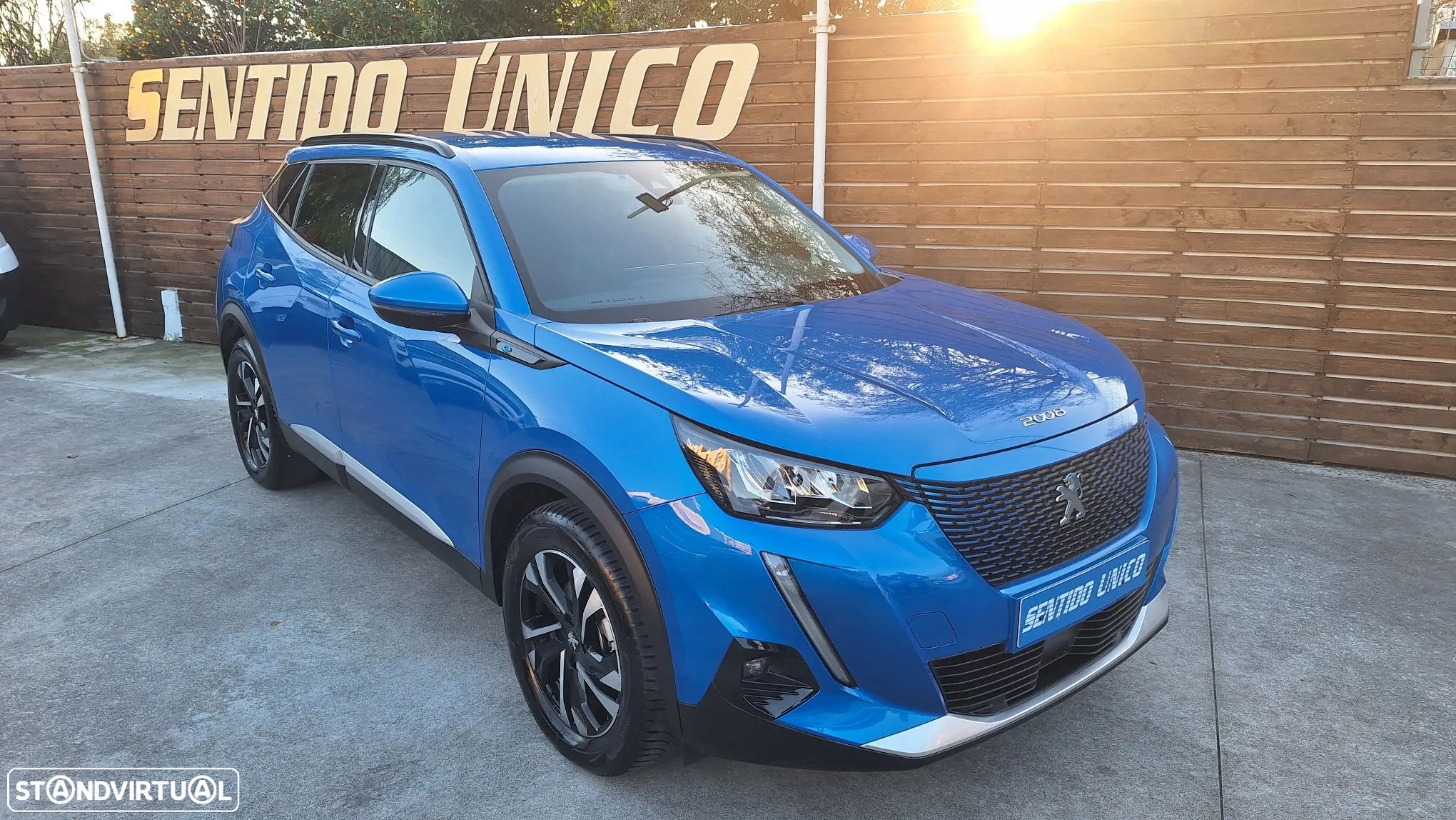 Peugeot e-2008 50 kWh Allure - 2
