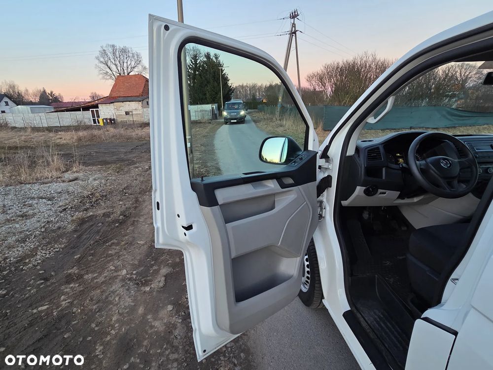 Volkswagen Transporter - 11