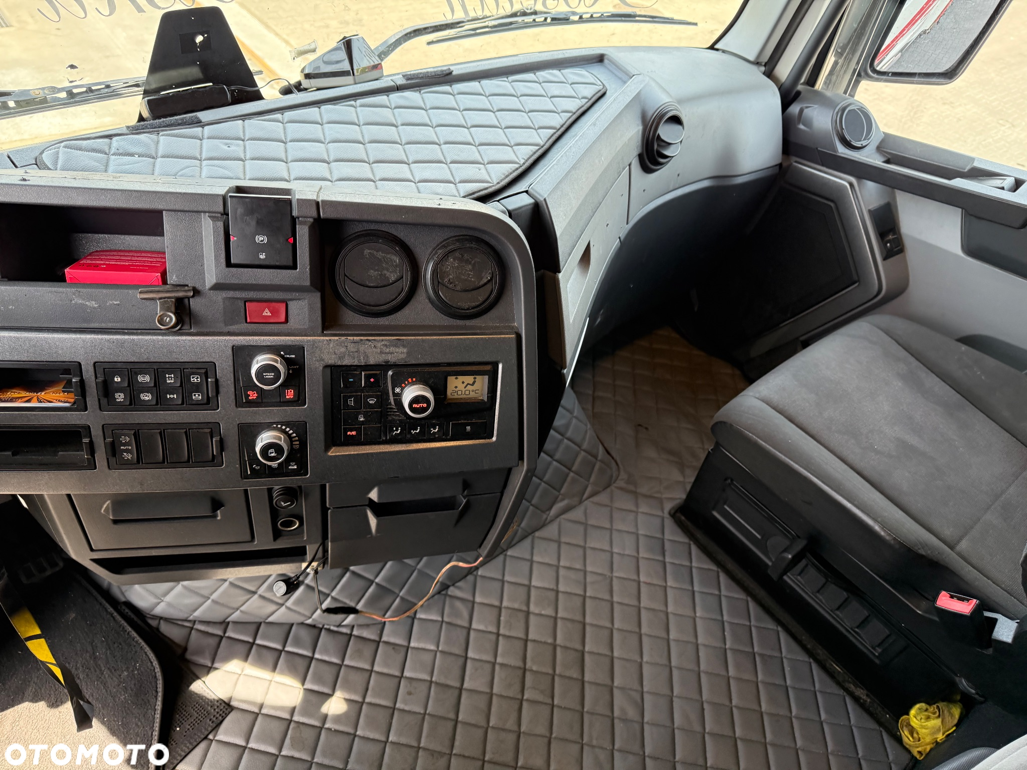 Renault T480/ 13L/ Hight Cab 11.2018 Standard - 10