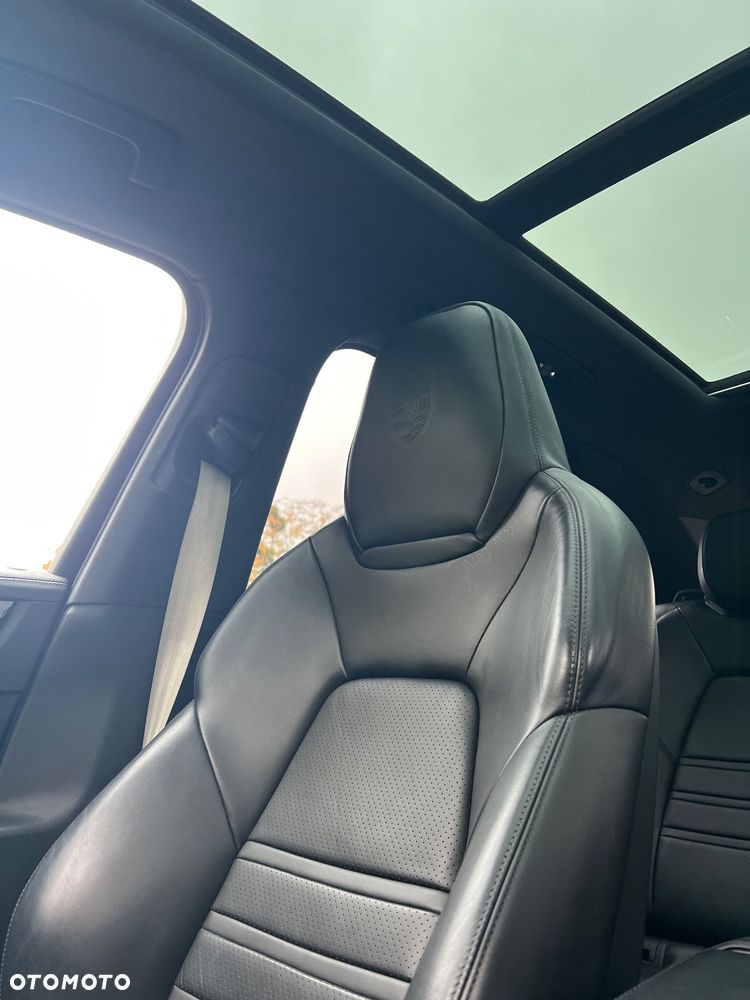 Porsche Cayenne E-Hybrid Platinum Edition - 9