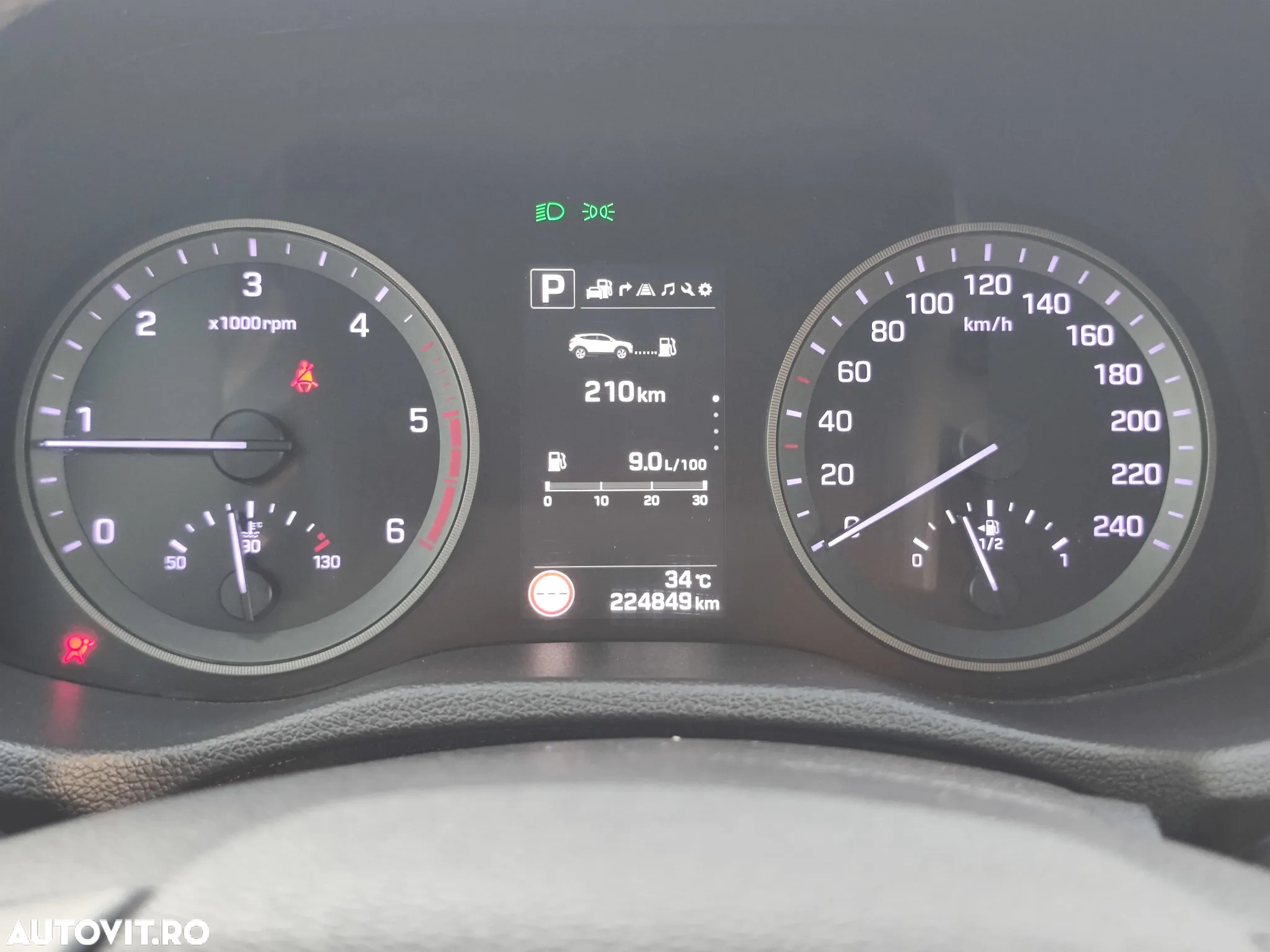 Hyundai Tucson 2.0 CRDI 4WD 8AT Luxury - 18
