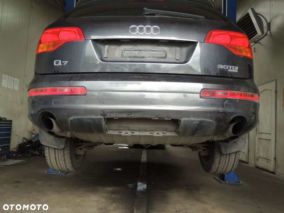Zderzak tył AUDI Q7 4L 3.0 TDI '07