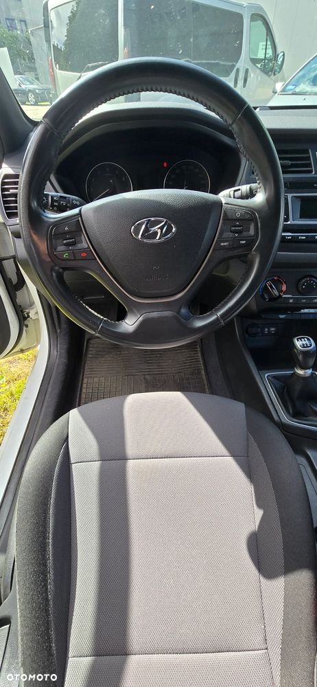 Hyundai i20 1.2 GO - 12