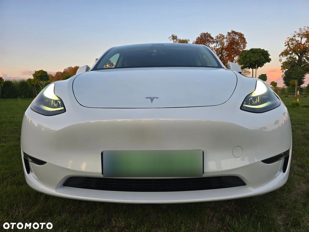 Tesla Model Y - 13