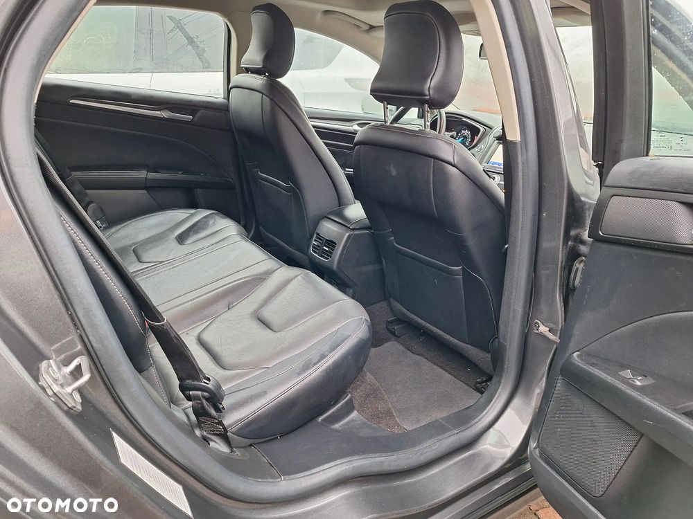 Ford Fusion - 5