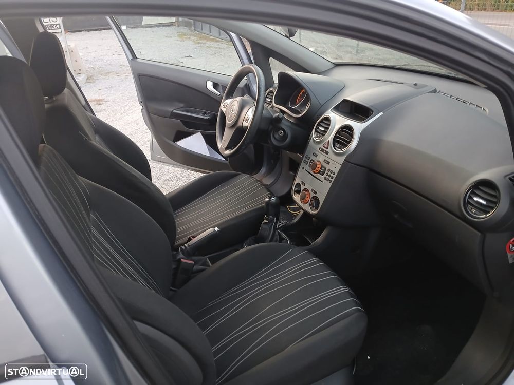 Opel Corsa 1.2 Enjoy - 11