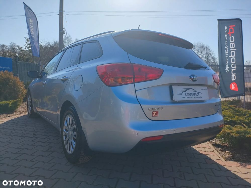 Kia Ceed - 11