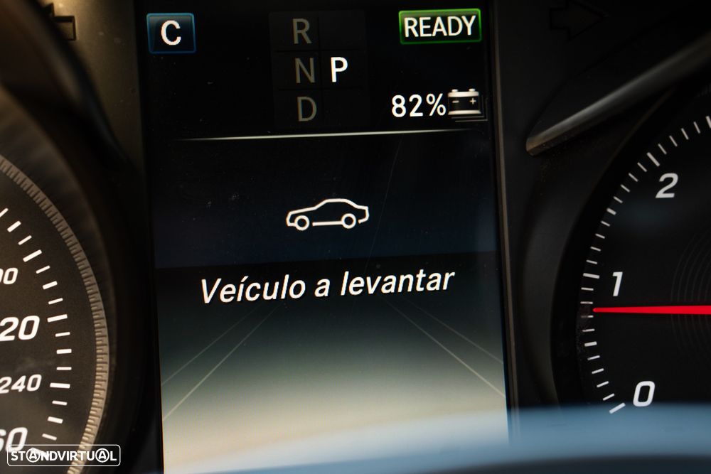 Mercedes-Benz C 300 BlueTEC Hybrid AMG Line - 39