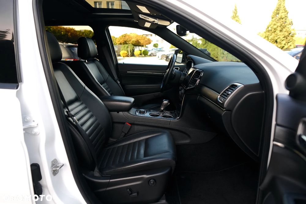 Jeep Grand Cherokee - 17