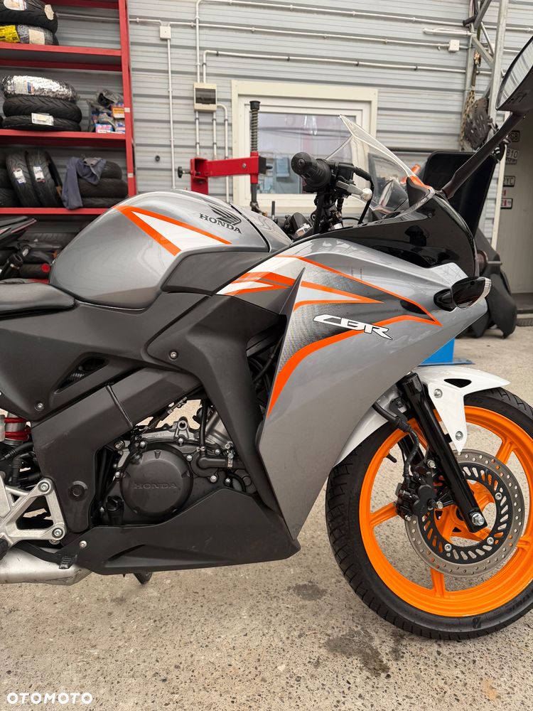 Honda CBR - 16