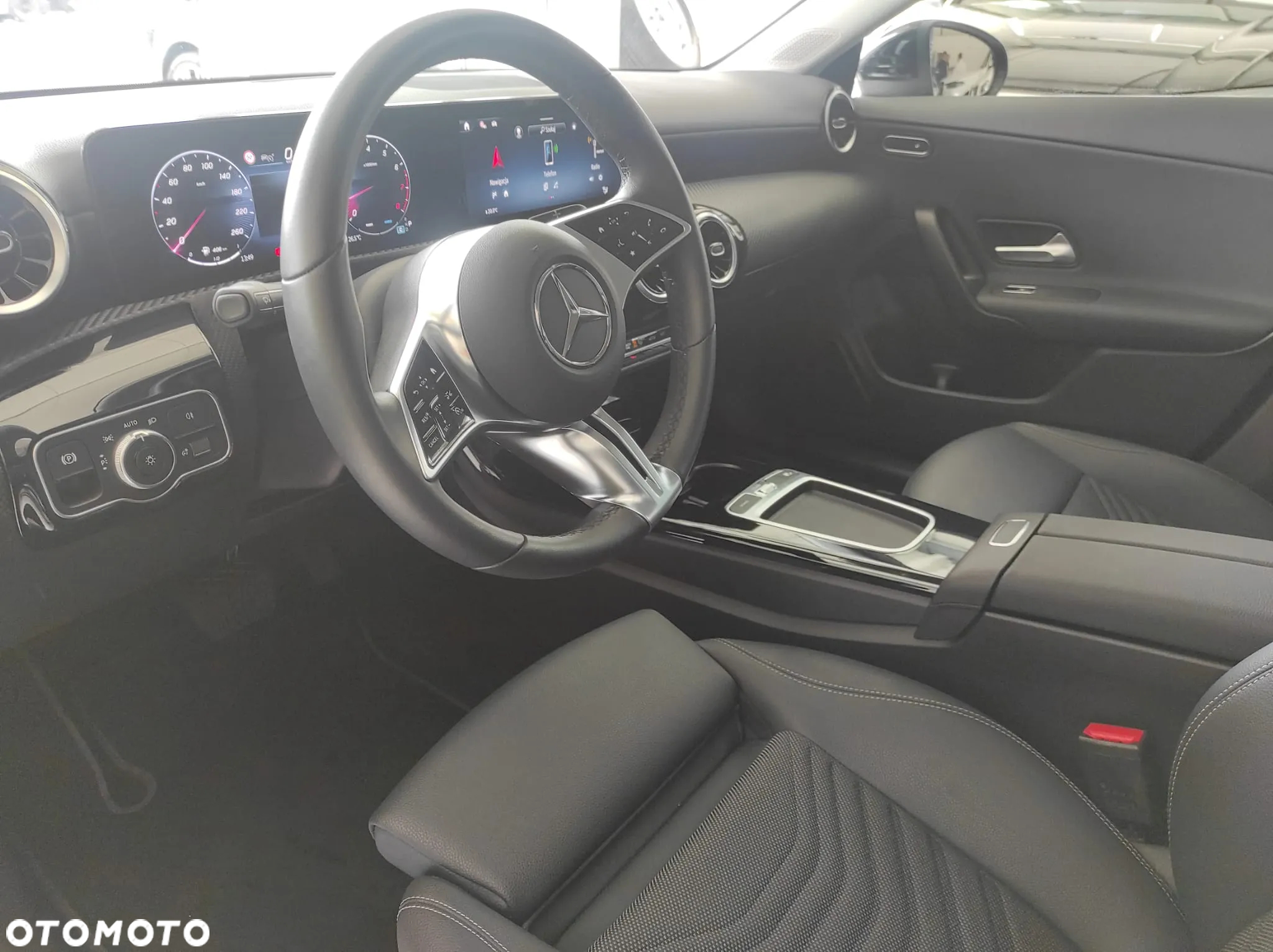 Mercedes-Benz CLA - 16