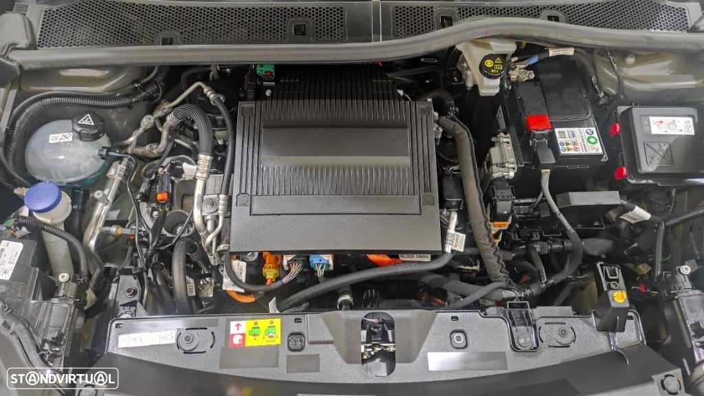 Peugeot e-2008 54 kWh Allure - 40