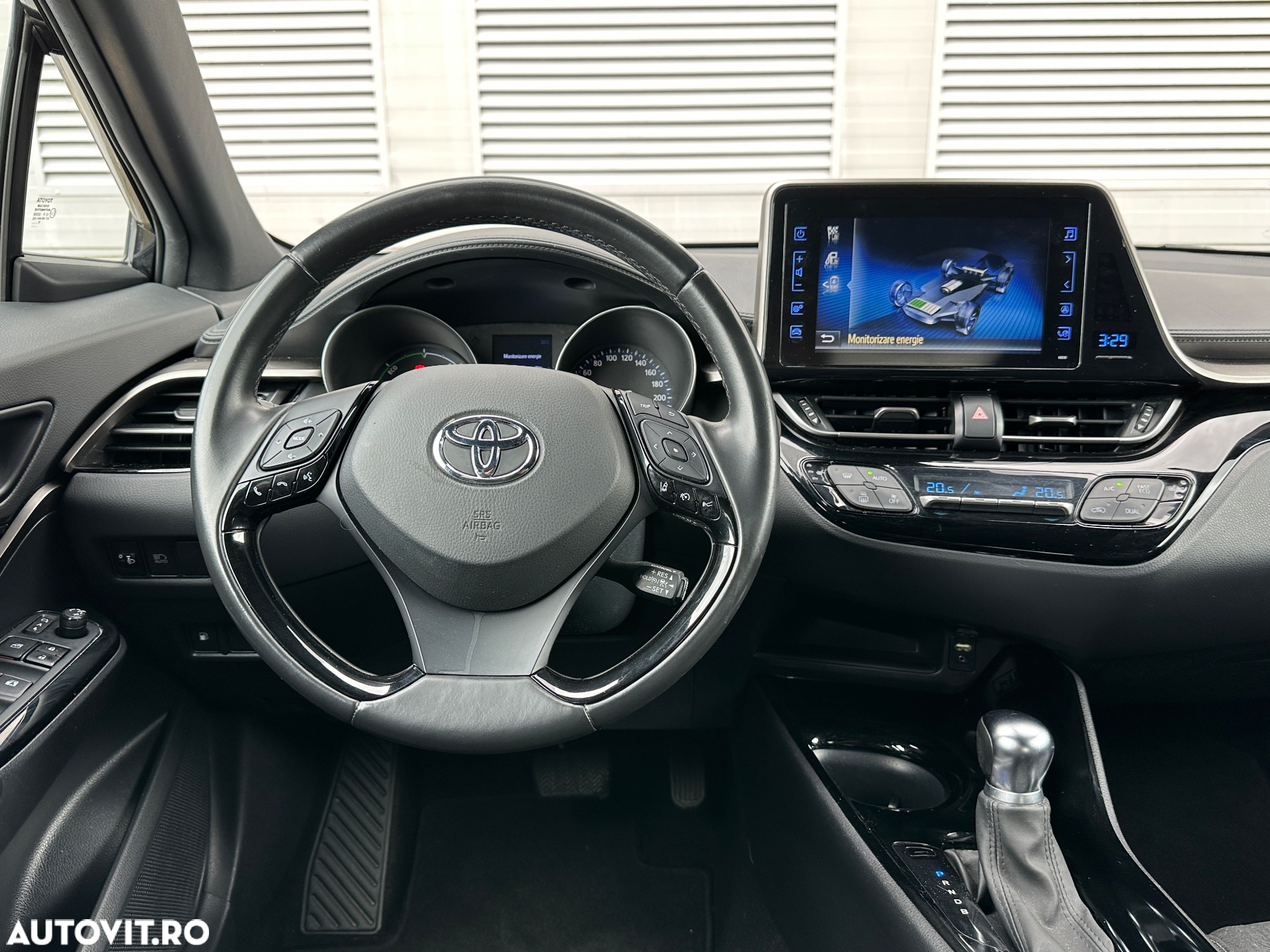 Toyota C-HR 1.8 HSD 4x2 CVT C-ult - 11