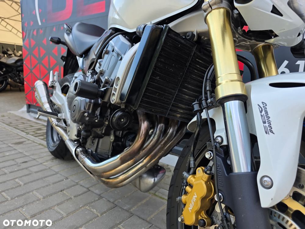 Honda Hornet - 27