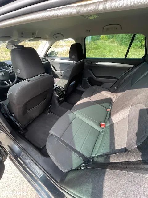 Skoda Superb Combi 2.0 TDI DSG Ambition - 10