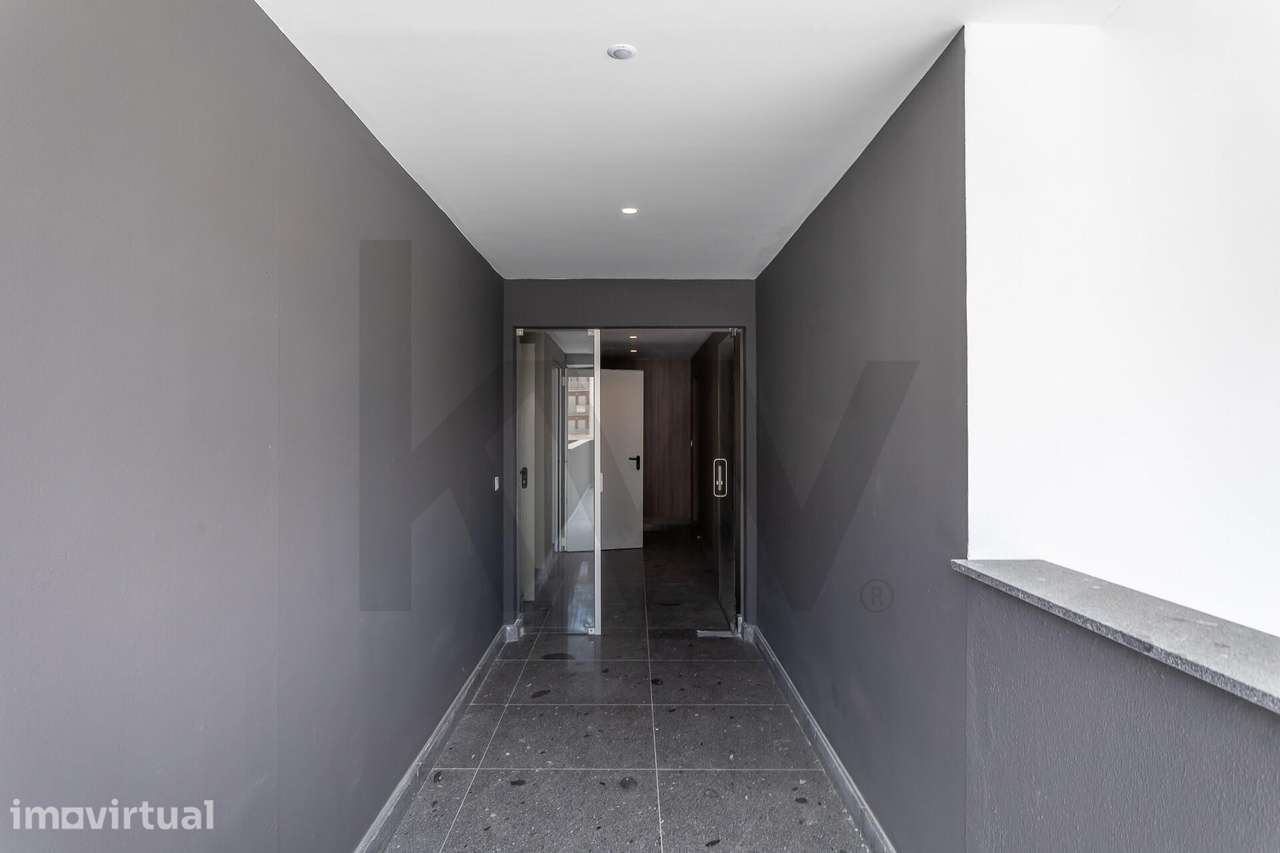 T1 | 1º piso | espaçosa varanda | box  | 157m2 | vista | Camarate | - Grande imagem: 3/17
