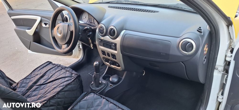 Dacia Logan 1.6 MPI Laureate - 9