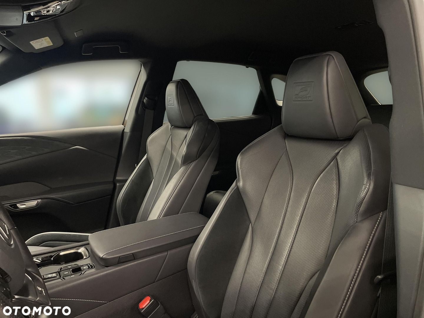 Lexus RX - 12