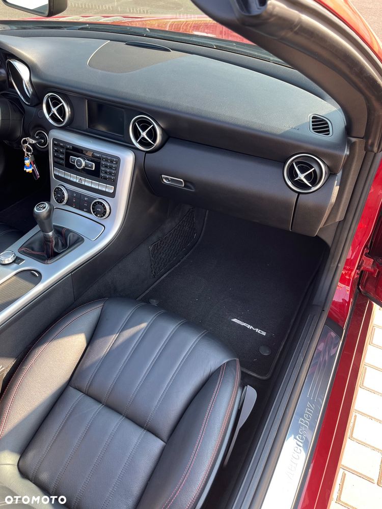 Mercedes-Benz SLK 200 CGI - 24