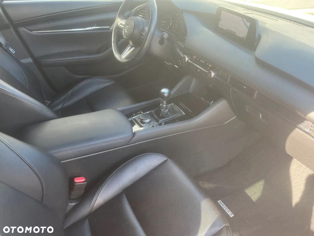 Mazda 3 2.0 mHEV Hikari - 10