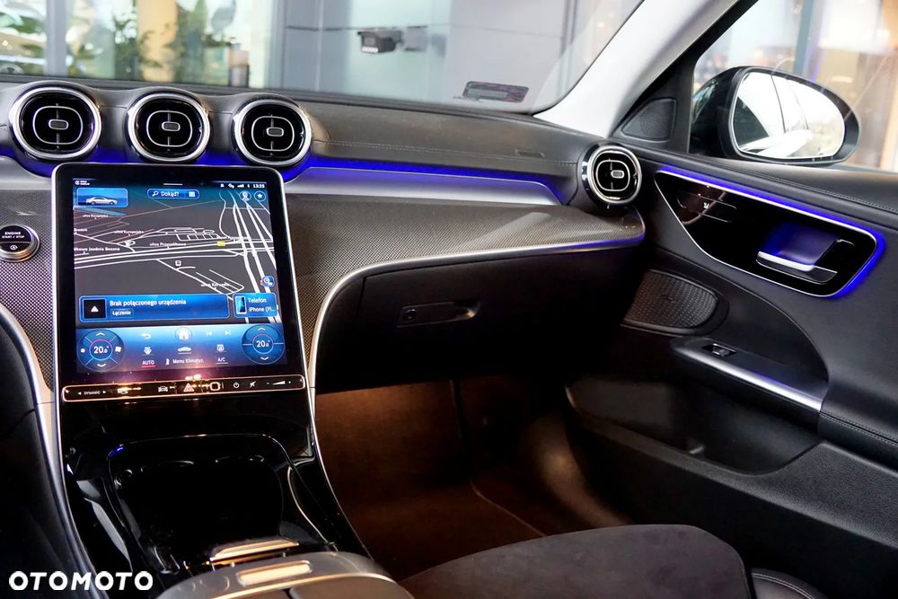 Mercedes-Benz Klasa C 180 9G-TRONIC AMG Line - 29