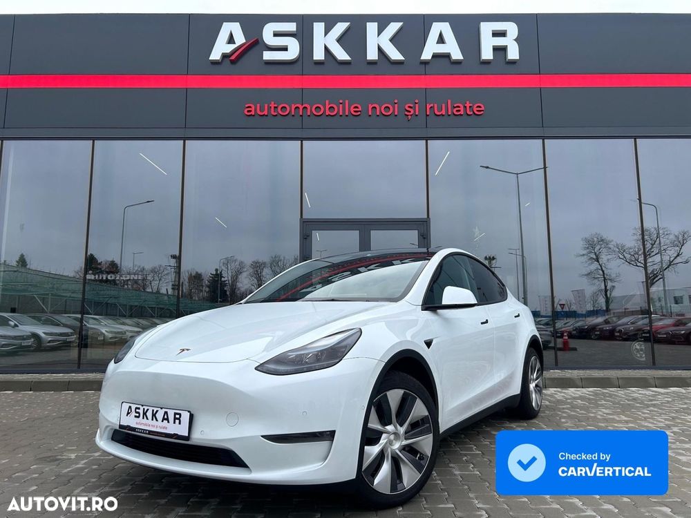 Tesla Model Y Long Range Dual Motor AWD - 2
