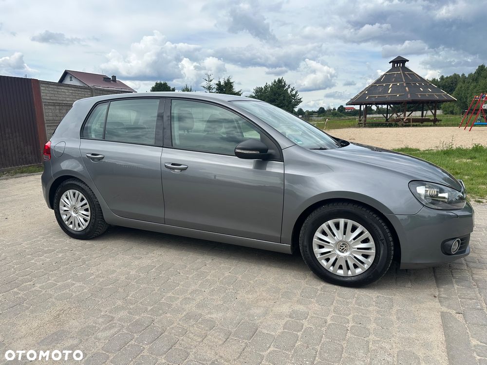 Volkswagen Golf - 6
