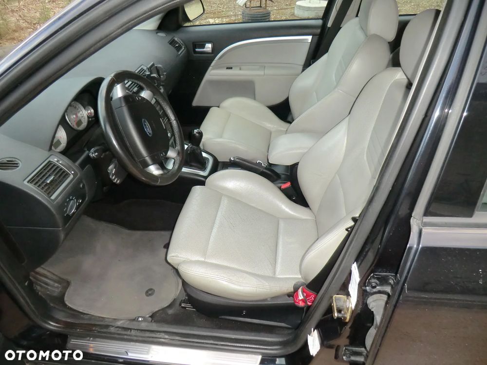 Ford Mondeo V6 ST 220 - 6