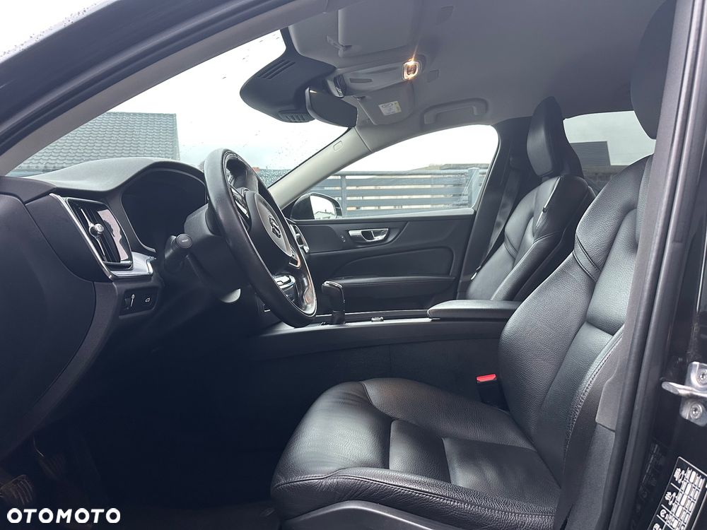 Volvo V60 D3 Summum - 34
