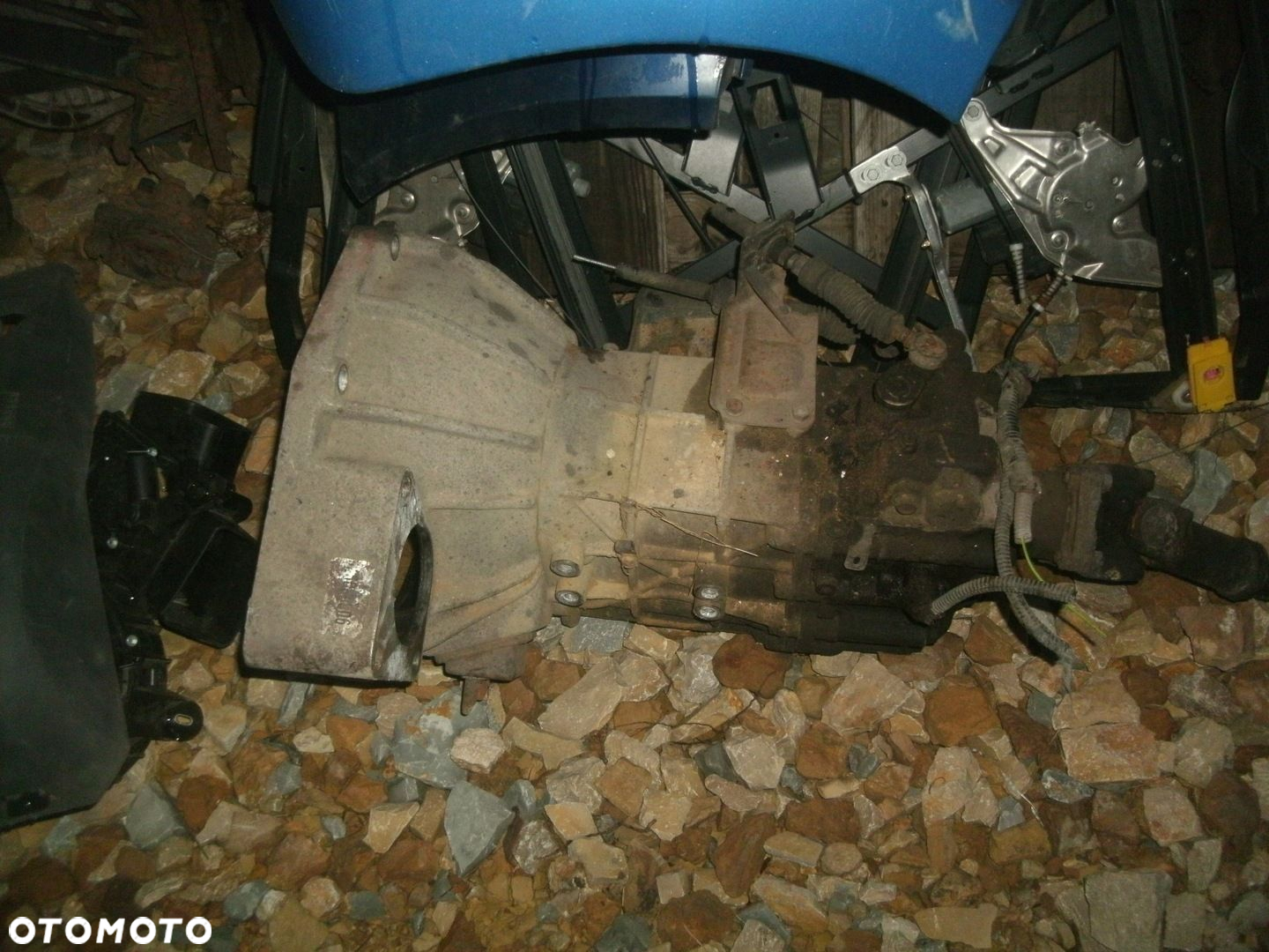SKRZYNIA BIEGOW KIA K2500 K2700 - 5