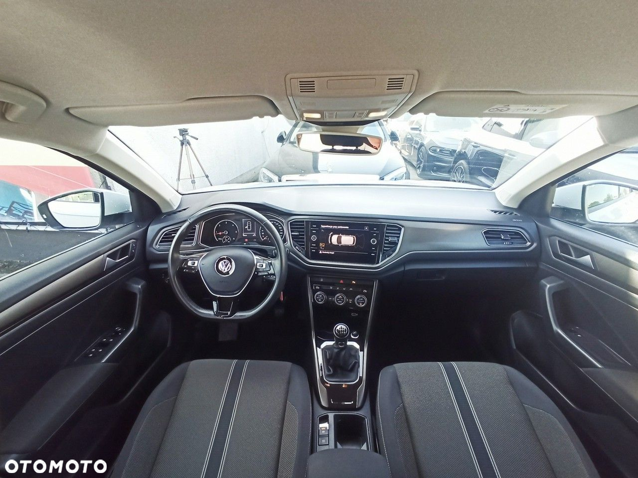 Volkswagen T-Roc - 13