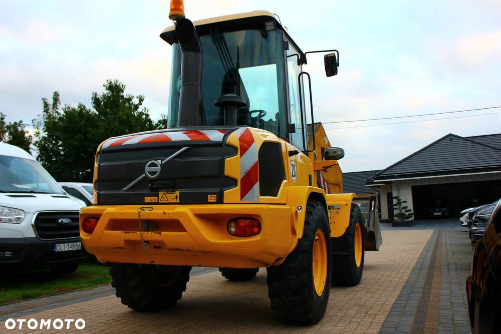Volvo L30G - 10