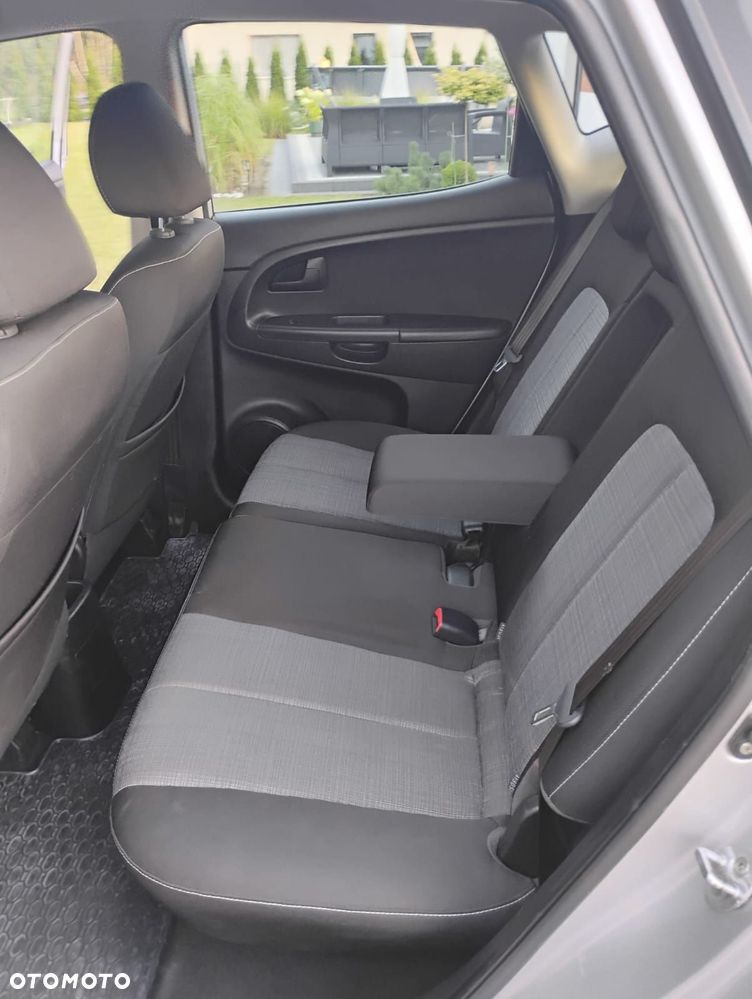 Kia Venga 1.4 L - 23