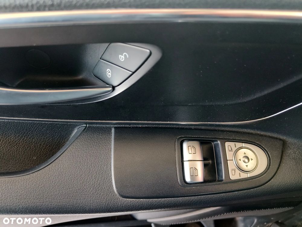 Mercedes-Benz Vito CDI Tourer Base 447.703 - 17