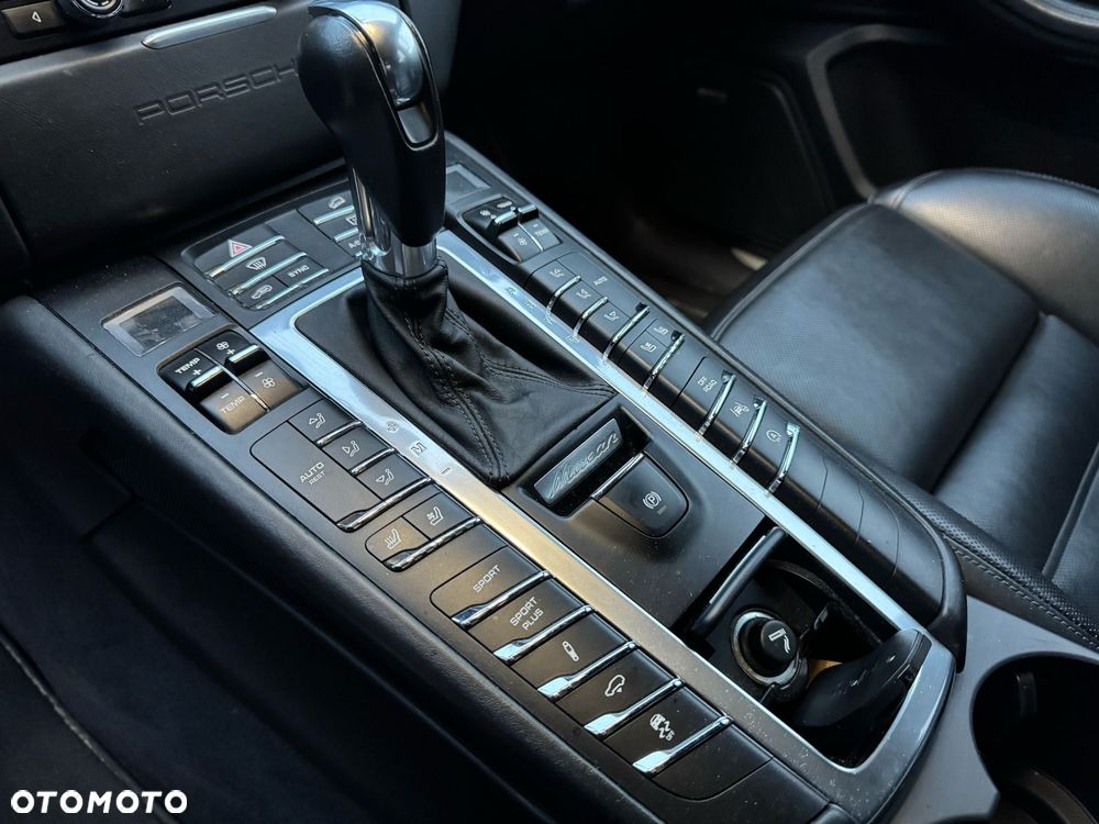 Porsche Macan Turbo PDK - 14