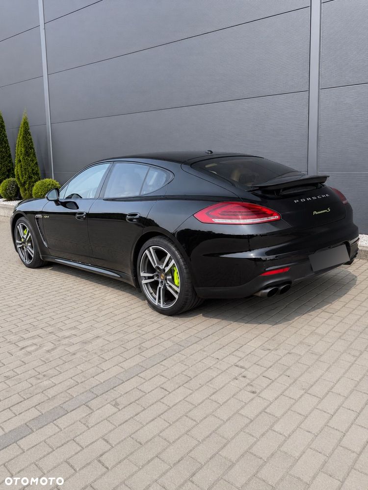 Porsche Panamera 4S Executive - 2