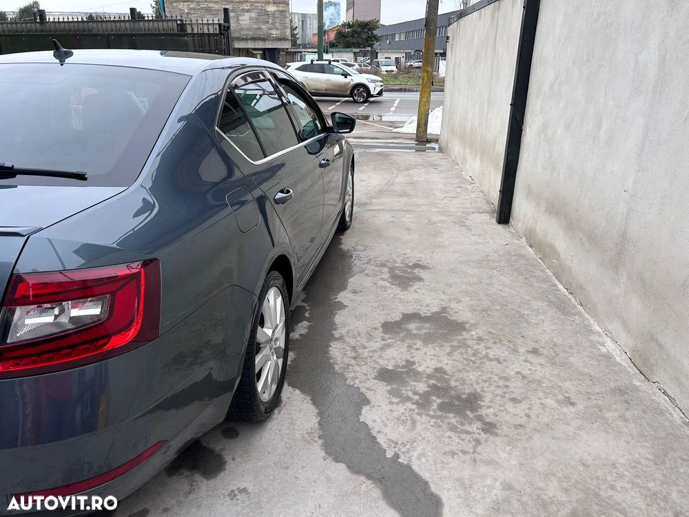 Skoda Octavia 2.0 TDI 4X4 DSG Laurin&Klement - 6