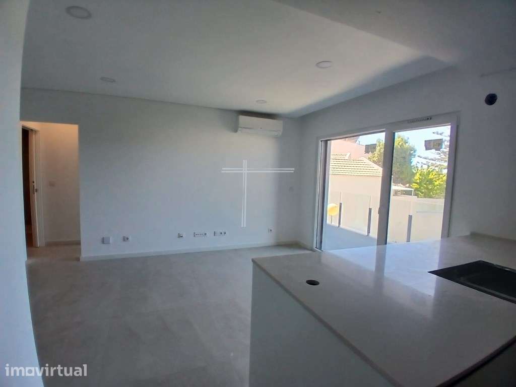 Apartamento T1, com parqueamento para 1 carro e arrecadação - Quint... - Grande imagem: 5/18