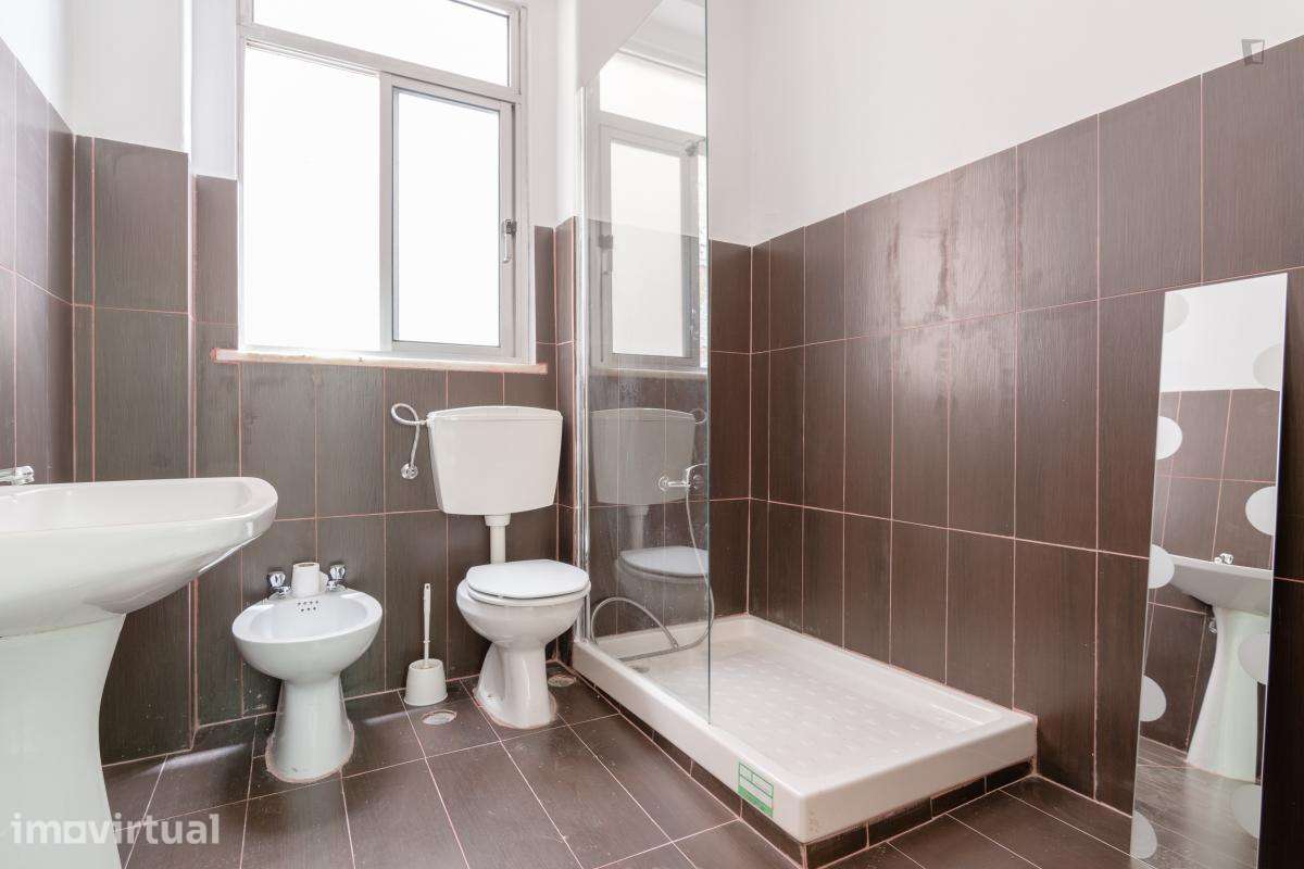 Quarto - localizado em Arroios Lisbon - Grande imagem: 2/11