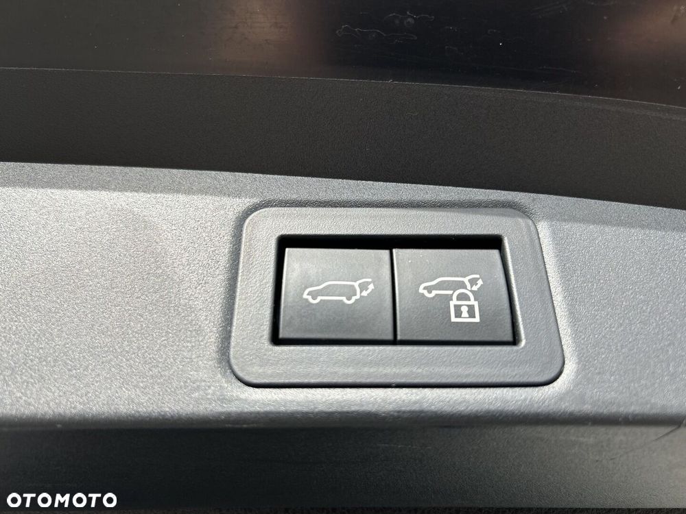 Toyota Corolla 1.8 Hybrid GR Sport Dynamic - 25