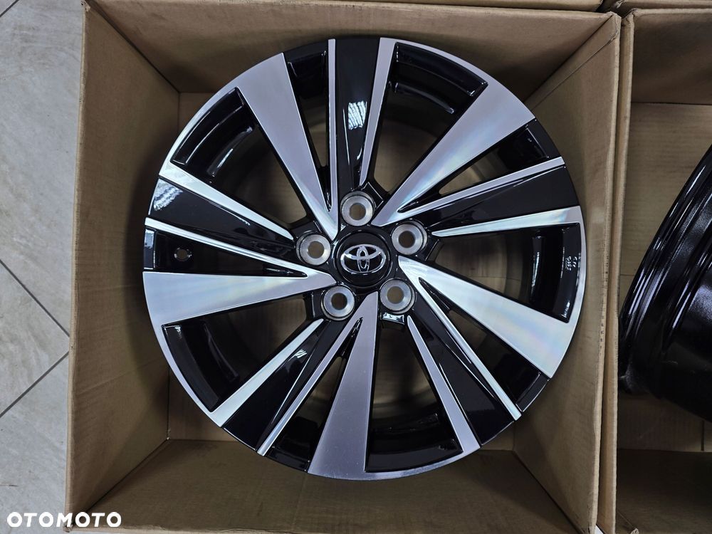 Nowe Oryginalne Felgi Toyota Avalon Avensis Corolla Lexus Es 17 Cali - 4