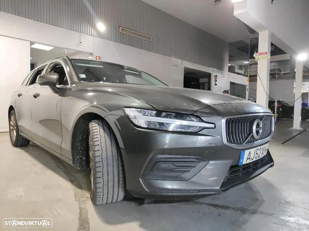 Volvo V60 2.0 B4 Momentum Plus Geartronic - 4