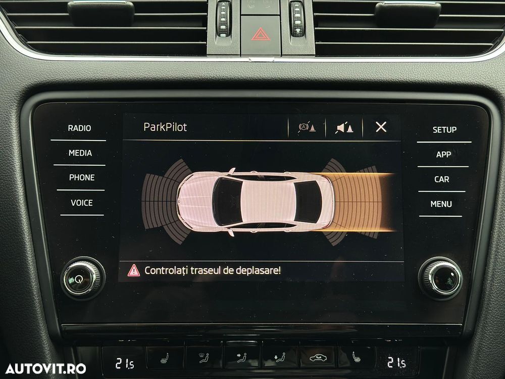 Skoda Octavia 2.0 TDI DSG Style - 23