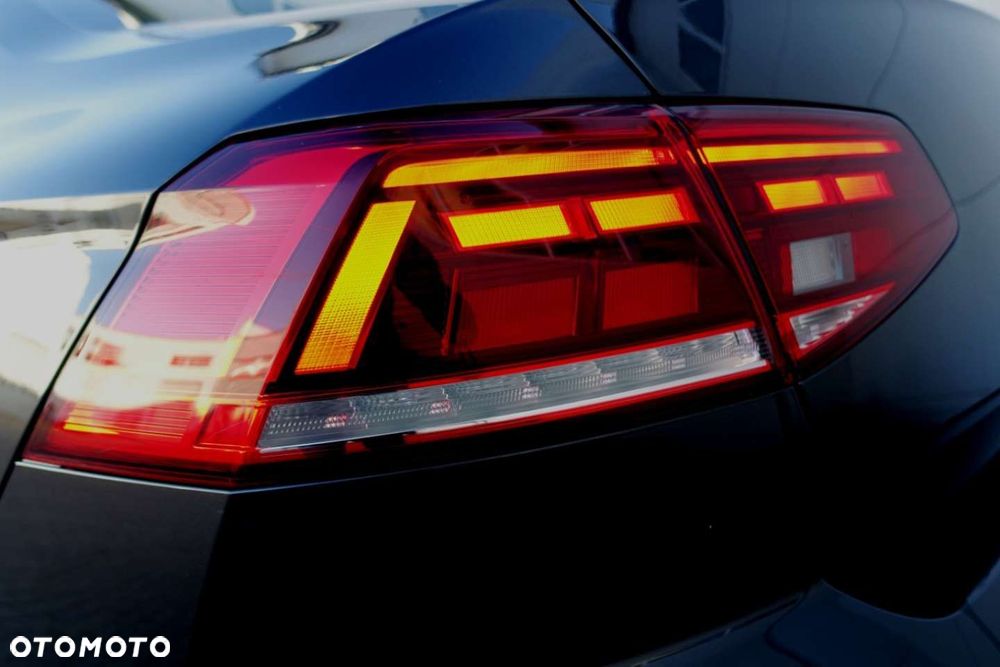 Volkswagen Passat - 9