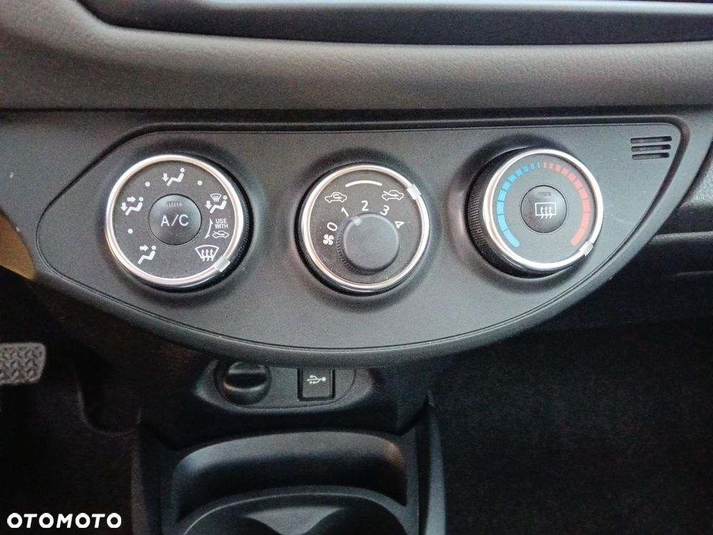 Toyota Yaris 1.5 Premium CVT - 22