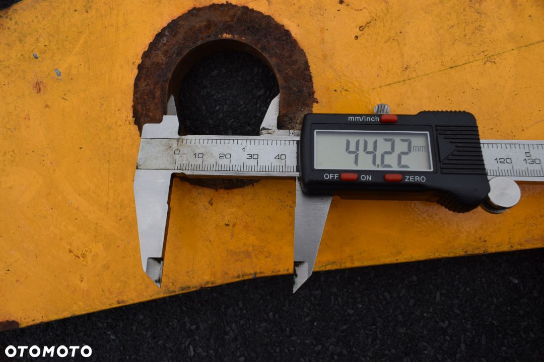 łącznik do ramienia przedniego JCB - 6