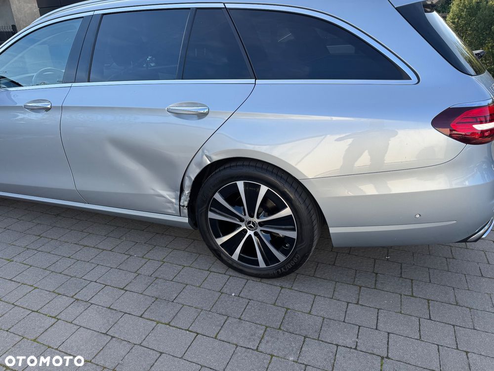 Mercedes-Benz Klasa E 220 d T 9G-TRONIC Avantgarde - 4