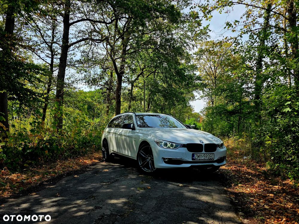 BMW Seria 3 320d xDrive Sport-Aut Luxury Line - 4