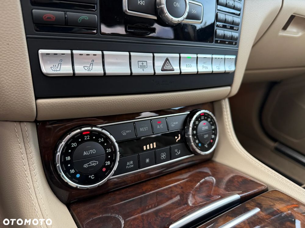 Mercedes-Benz CLS 500 4-Matic BlueEff - 23
