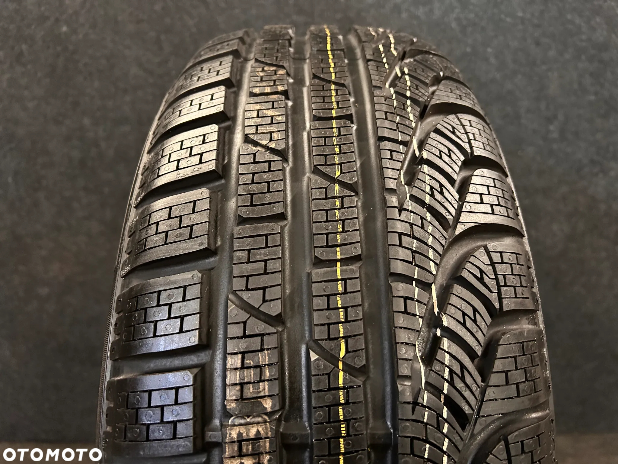 Pirelli Winter 210 SottoZero Serie II 205/55/16 91H 1szt. Nowa z zapasu! - 2